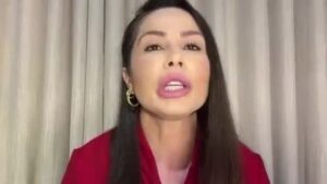 influenciadora-teve-foto-de-biquini-transformada-em-imagem-pornografica-por-ia-e-denunciou-caso-a-policia