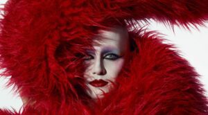 drag-ivana-wonder-insere-modinha-de-carlos-gomes-no-trilho-essencialmente-autoral-do-album-de-estreia-‘primeiro-ato’