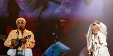 imponente,-maria-bethania-assume-o-protagonismo-em-reencontro-com-paulinho-da-viola-em-festival-no-rio