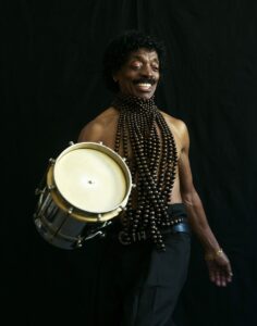 indio-da-cuica-lanca-em-setembro-o-album-‘zing-zing’,-com-siba,-ana-frango-eletrico-e-samba-de-jucara-marcal