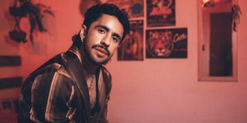 romero-ferro-dilui-cazuza-no-piseiro,-rejeita-culpa-religiosa-com-catto,-sofre-com-luiz-lins-e-normaliza-os-desejos-entre-joias-e-bijuterias-do-album-‘ouro’