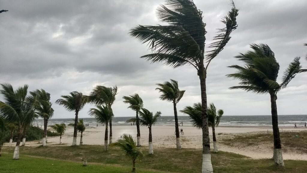 frente-fria:-marinha-alerta-para-ventos-de-ate-65-km/h-no-litoral-norte-de-sp-entre-terca-e-quarta-feira