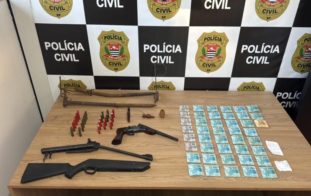 policia-apreende-armas,-municoes-e-r$-41-mil-em-operacao-contra-o-trafico-de-drogas-em-itapetininga