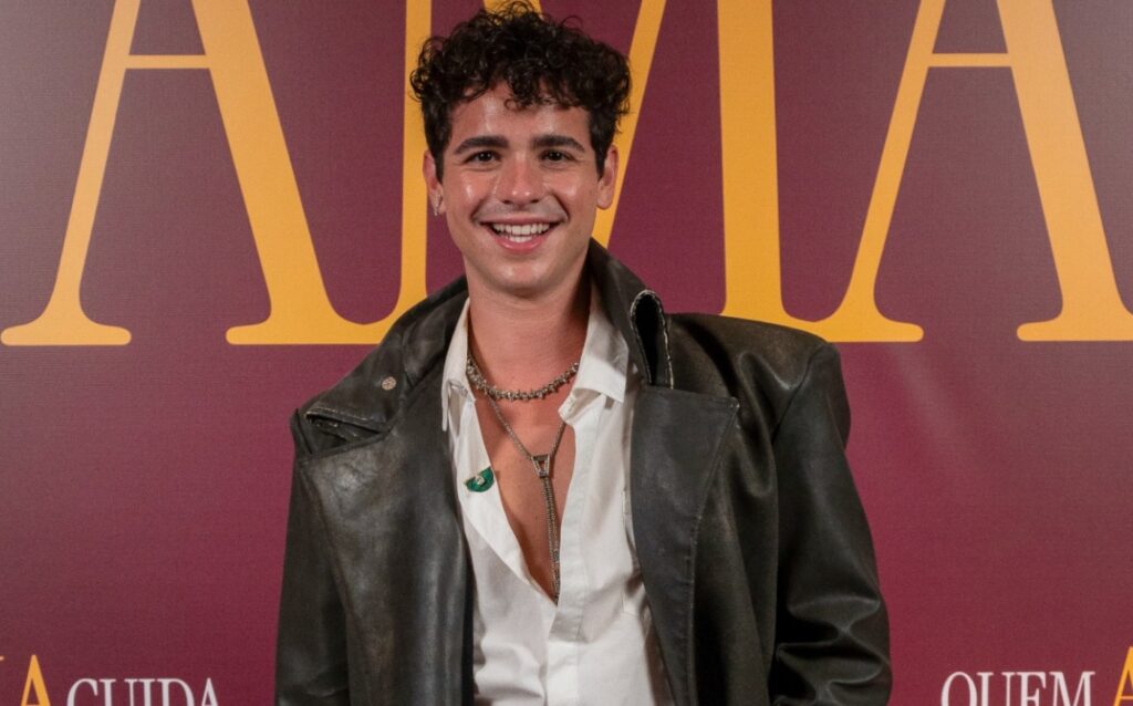 ator-de-‘quem-ama-cuida’-acusa-streamer-de-homofobia-apos-live-durante-rock-in-rio:-‘medo-de-ser-roubado-era-maior’