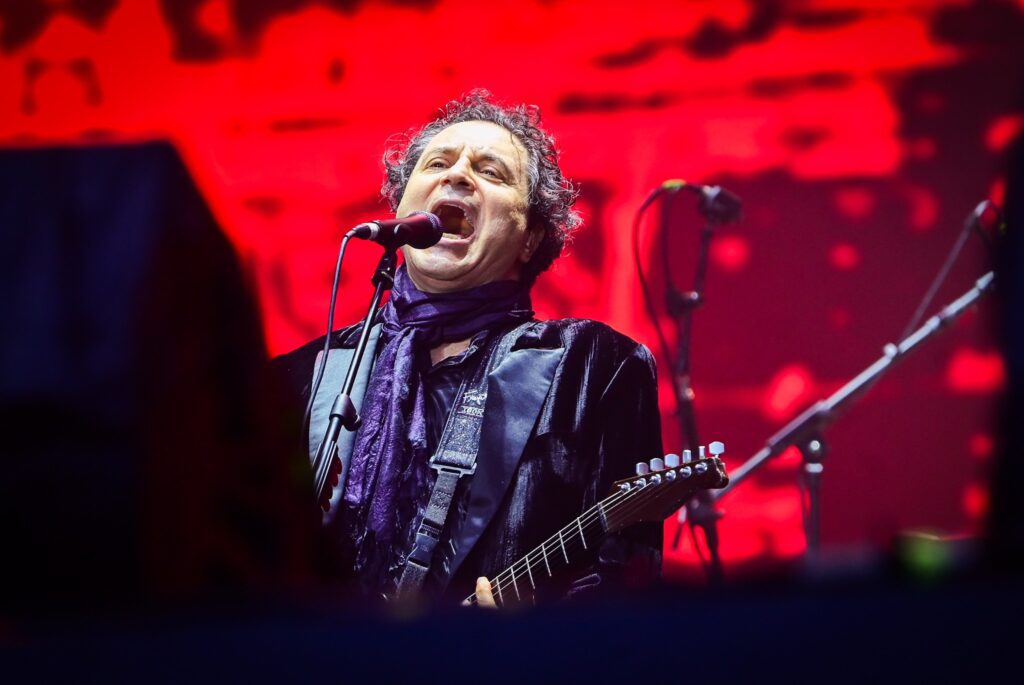 barao-vermelho-homenageia-cazuza-e-levanta-jovens-que-aguardam-primeiras-atracoes-pop-do-rock-in-rio