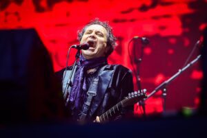 barao-vermelho-homenageia-cazuza-e-levanta-jovens-que-aguardam-primeiras-atracoes-pop-do-rock-in-rio