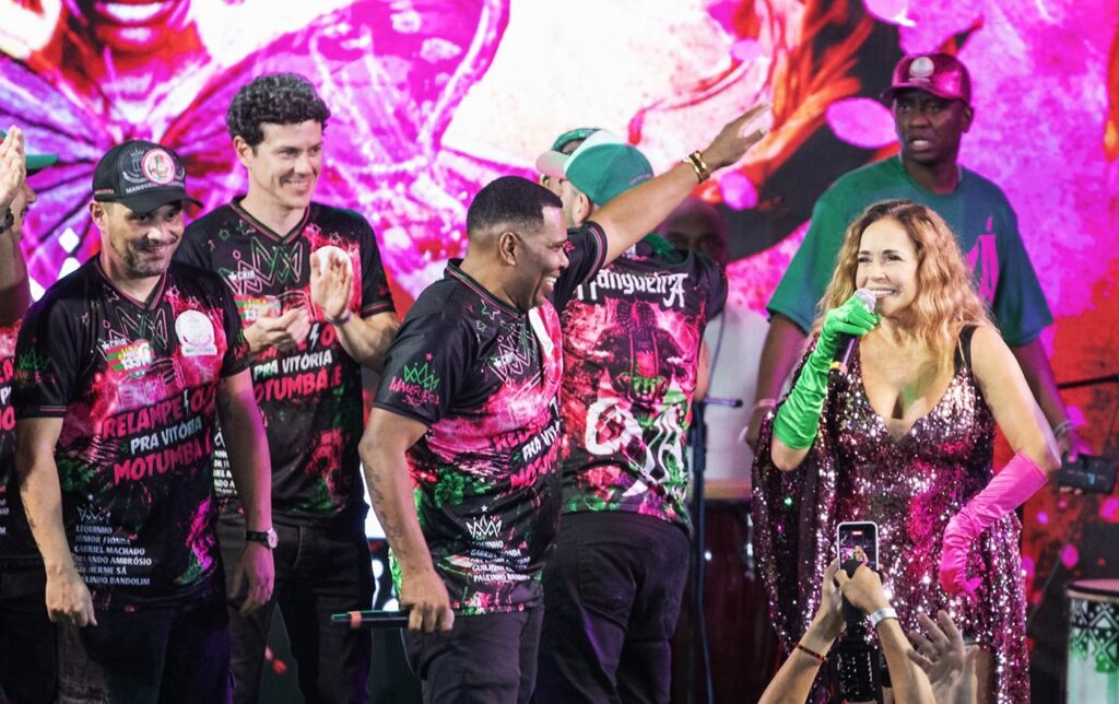 daniela-mercury-confirma-a-mangueira-como-o-lugar-onde-o-rio-e-mais-baiano-ao-dar-voz-ao-samba-do-carnaval-2027