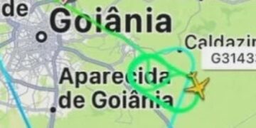 passageiro-de-aviao-com-180-pessoas-que-fez-pouso-de-emergencia-em-goiania-diz-que-aeronave-perdeu-altitude-apos-ouvir-barulho-‘assustador’