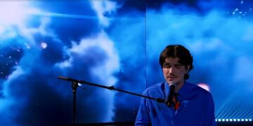 jao-confirma-momento-luminoso-da-trajetoria-ao-entoar-cancao-de-elton-john-no-programa-‘domingao-com-huck’