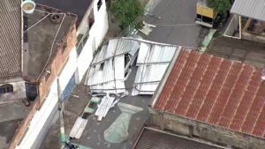 chuva-provoca-alagamento-no-barreiro,-em-bh;-defesa-civil-emite-alerta-de-risco-geologico-para-a-regiao