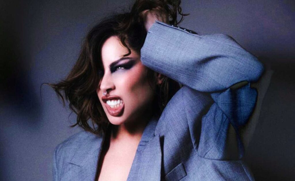 pitty-serve-rock-voraz-em-‘sobremesa’,-mas-falta-um-real-sabor-de-novidade-ao-aperitivo-do-sexto-album-solo-da-artista