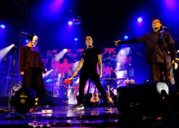 pato-fu-lanca-em-outubro-album-ao-vivo-em-que-rebobina-o-disco-‘gol-de-quem?’-com-bnegao,-tom-ze-e-zelia-duncan