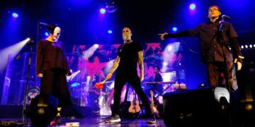 pato-fu-lanca-em-outubro-album-ao-vivo-em-que-rebobina-o-disco-‘gol-de-quem?’-com-bnegao,-tom-ze-e-zelia-duncan