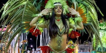 nova-rainha-do-folclore-do-garantido,-isabelle-alcantara-revela-emocao-ao-receber-convite:-‘pulei-de-alegria’