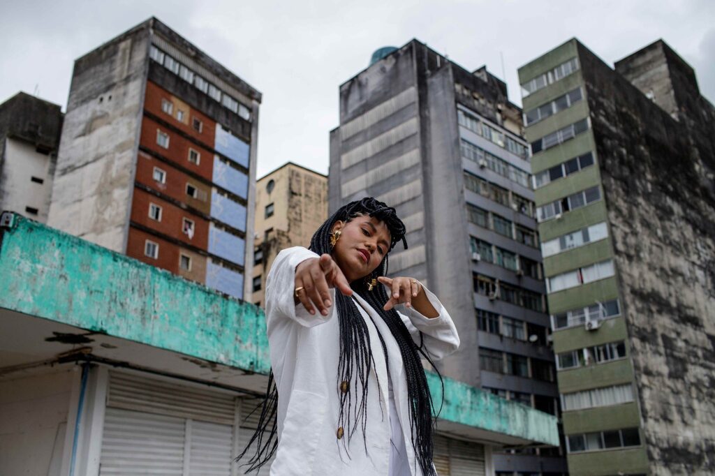 luana-tavares-canta-com-gabi-da-pele-preta-e-isaar-em-album-autoral-que-ecoa-sons-da-zona-da-mata-pernambucana