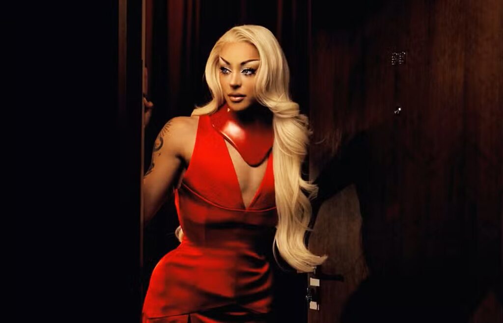 pabllo-vittar-faz-a-festa-da-carne-ao-se-jogar-na-pista-de-‘lost-in-lust’,-album-que-dilui-o-‘batidao-tropical’-da-artista
