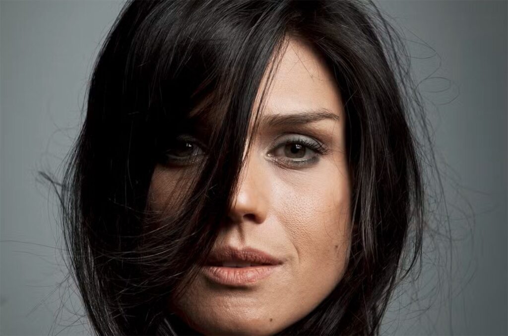 morte-precoce-de-karina-zeviani-tira-de-cena-uma-cantora-de-voz-elegante-com-vivencia-cosmopolita-e-internacional