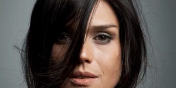 morte-precoce-de-karina-zeviani-tira-de-cena-uma-cantora-de-voz-elegante-com-vivencia-cosmopolita-e-internacional