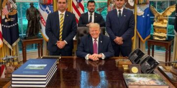trump-expande-influencia-na-america-do-sul-com-8-presidentes-alinhados-a-ele;-flavio-bolsonaro-pode-se-tornar-o-9o