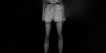 pitty-revela-a-capa-e-os-nomes-das-13-musicas-do-sexto-album-solo-de-estudio-apos-o-controverso-single-‘sobremesa’