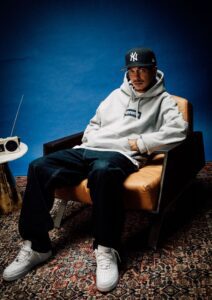 rapper-sain-sintoniza-o-universo-e-a-cultura-do-radio,-na-frequencia-do-hip-hop,-no-album-‘ultima-mesa-da-lapa’