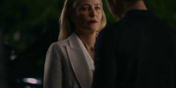 gillian-anderson-sobre-seus-papeis:-‘e-possivel-que-eu-seja-enigmatica-e-leve-isso-para-os-personagens’