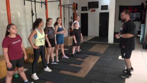 menina-com-obesidade-muda-habitos-com-a-familia-e-leva-seis-colegas-de-sala-para-o-crossfit-em-ribeirao-preto,-sp