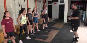 menina-com-obesidade-muda-habitos-com-a-familia-e-leva-seis-colegas-de-sala-para-o-crossfit-em-ribeirao-preto,-sp