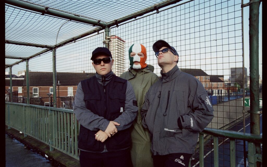 kneecap-estreia-no-brasil-com-rap-em-irlandes-e-defesa-da-palestina:-‘oprimidos-pelas-mesmas-pessoas’