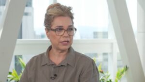 apos-diagnostico-de-sindrome-ligada-ao-cancer,-isabel-teixeira-optou-pela-retirada-preventiva-das-mamas