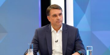flavio-bolsonaro-diz-que-abre-sigilo-se-ex-assessor-de-lula-fizer-o-mesmo:-‘vou-levar-ate-as-ultimas-consequencias’