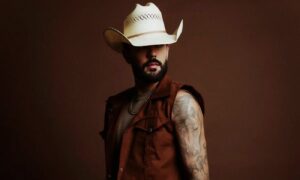 voz-do-agro-pop,-luan-pereira-tenta-um-link-com-sertanejo-tradicional-ao-gravar-o-album-audiovisual-‘eu-te-amo-rodeio’