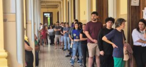 2o-turno-das-eleicoes-2026:-1,4-milhao-de-eleitores-votam-para-presidente-em-sao-carlos-e-regiao-neste-domingo